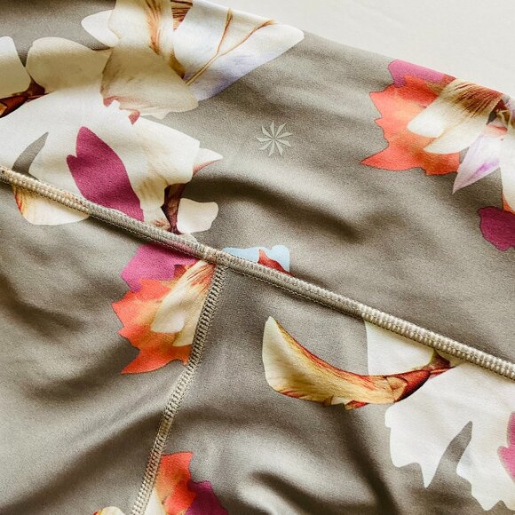 ATHLETA Women's Athletic Leggings EUC Size M - Picture 2 of 7